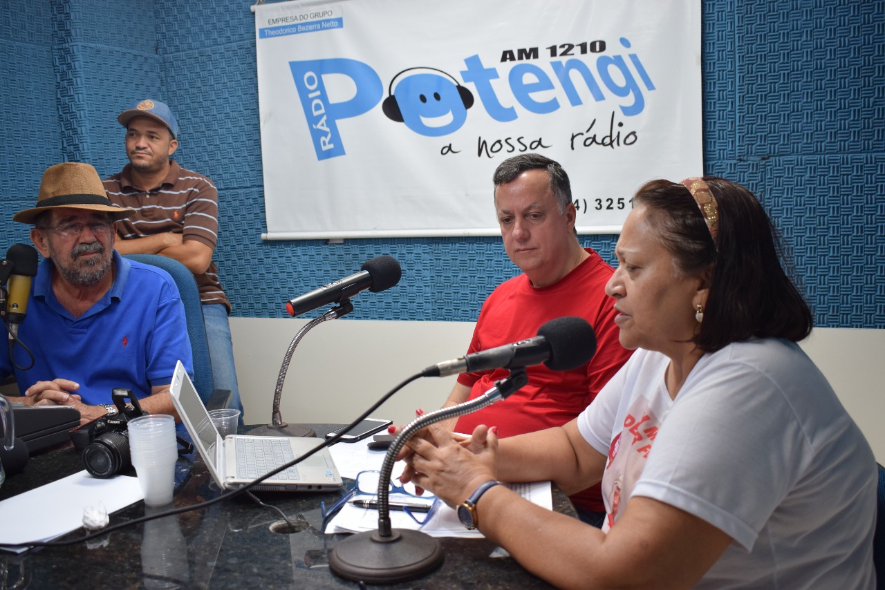Resultado de imagem para fotos da radio potengi am de sao paulo do potengi entrevistando a senadora fatima bezerra